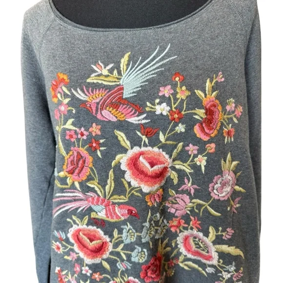JW Los Angeles Gray Embroidered Bird Floral Sweatshirt Top M D45 - Picture 2 of 8